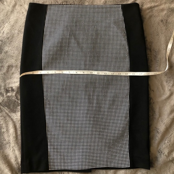 Olsen Europe Black Pencil Skirt Black And White Checkered Middle Panel Size 8 - Picture 9 of 15